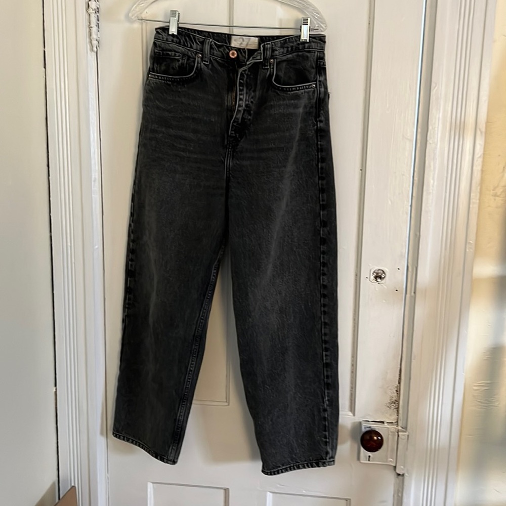 We the free mom jeans in size 27.